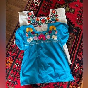 Mexican White/blue floral embroidery blouses L (bundle of 2)